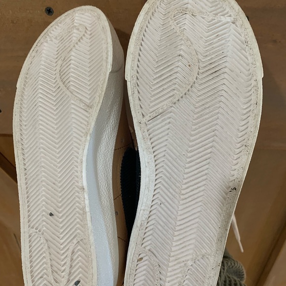 Nike sneakers. Only worn once. These run very TTS. Beautiful color and style - Picture 3 of 3